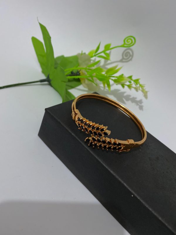 Gold-Plated Kara with Stunning Stone!